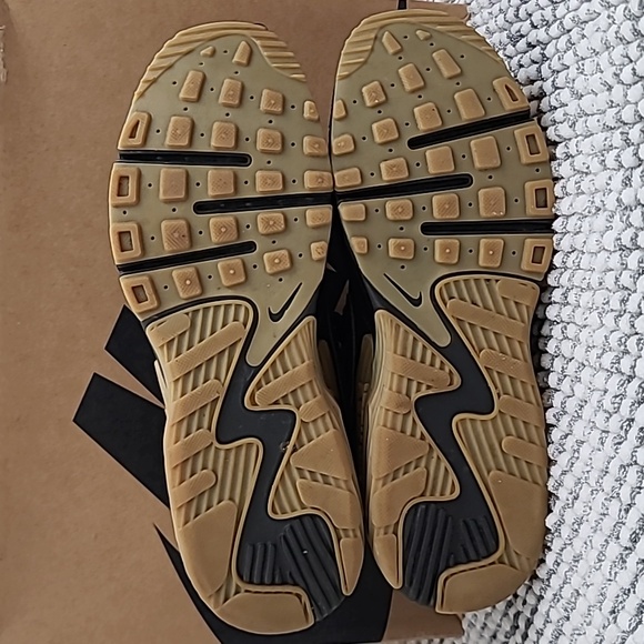 SOLD Nike Air Max Excee Black Anthracite Gum Mens Sneakers HV0928-010 Size 9.5 - Picture 6 of 17